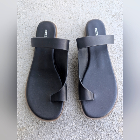 Matt & Nat Sandals, Size 40 - Picture 1 of 4